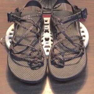 Chaco Womens  size 7 sandals black